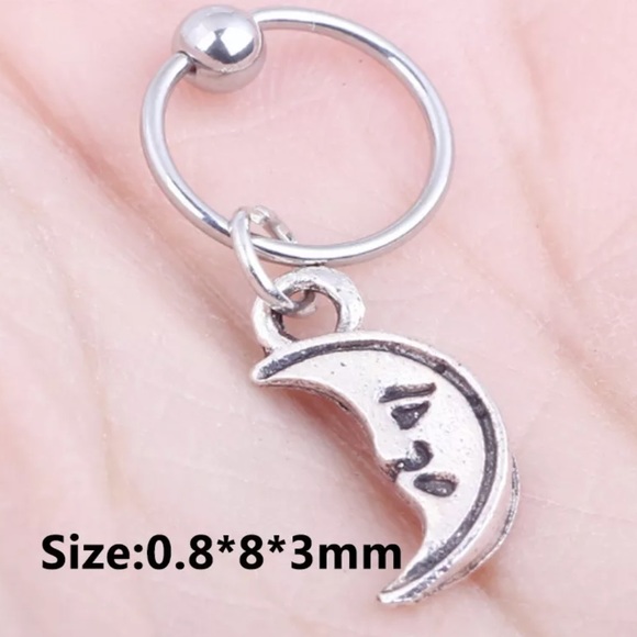 {ASTEL} dainty crescent moon cartilage earring - Picture 2 of 4